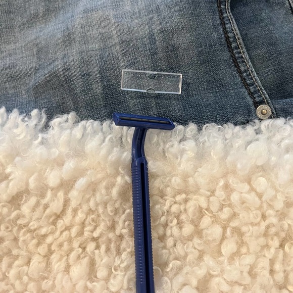 Twin Plus Advantage Disposable Stainless Steel Razors 3 pkgs 30 total $5 - Picture 5 of 5